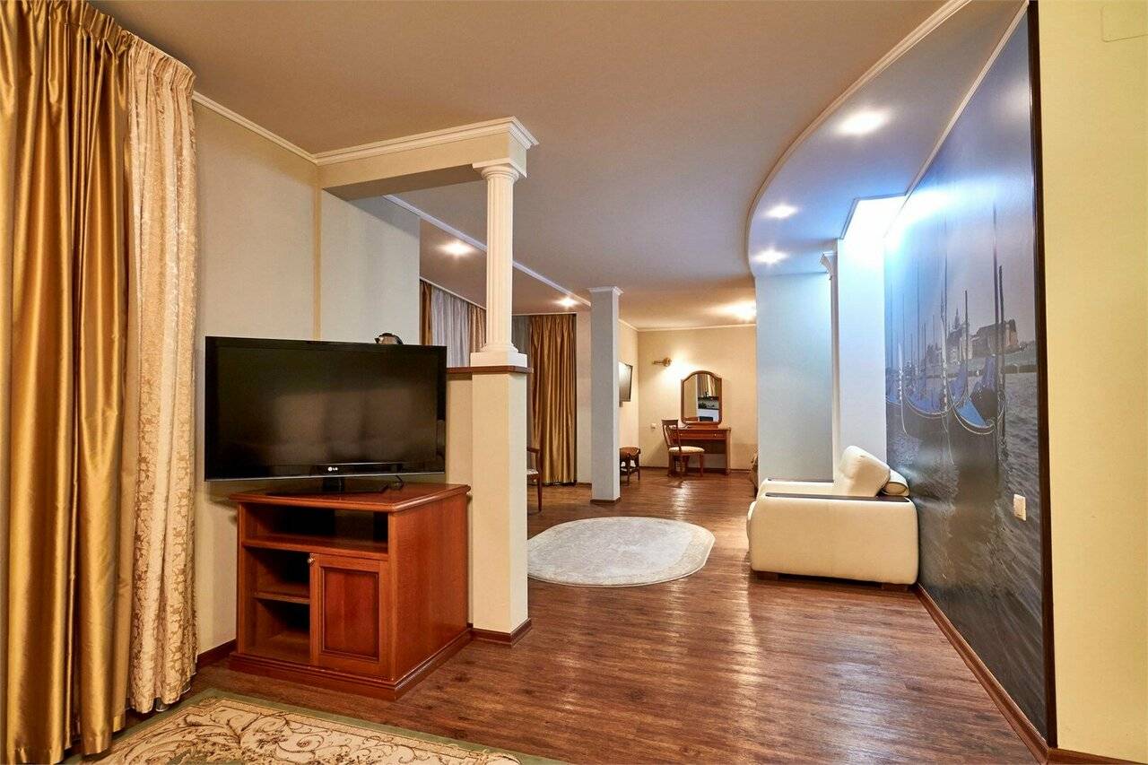 Фотографии номера VIP DBL в Гостинице Пионер Люкс Саратов