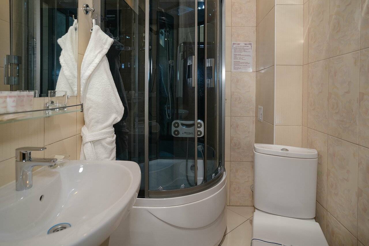 Фотографии номера Люкс DBL Бизнес в Гостинице Пионер Люкс Саратов